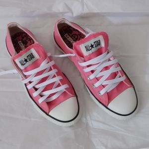 Women pink Converses❤